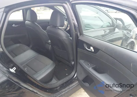 2024 Kia Forte Gt Line z USA, uszkodzony, nr VIN 3KPF54ADXRE712878